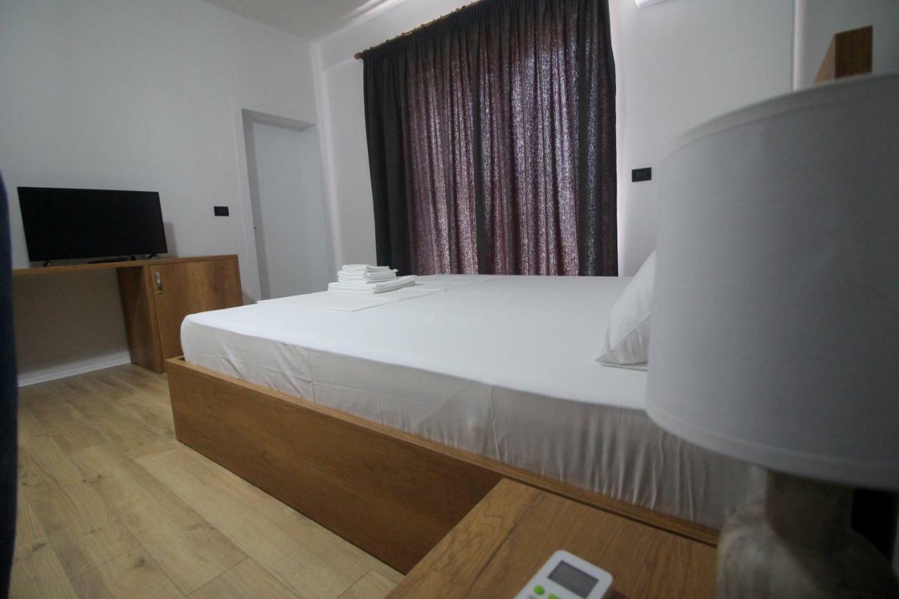 Hill'S Residence Sarande Exterior photo